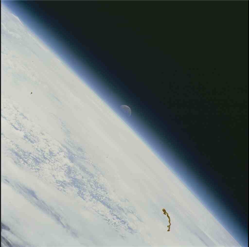ISD_highres_STS098_STS098-709-96_3